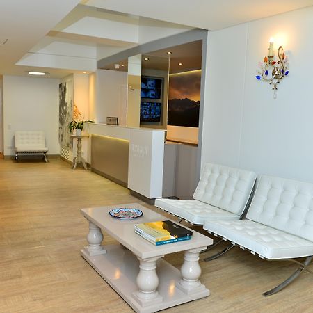 Park V Hotel & Suites Калі Екстер'єр фото